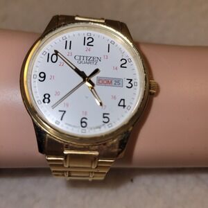 CITIZEN  QUARTZ WHITE DIAL GOLD TONE WATCH MSRP $175